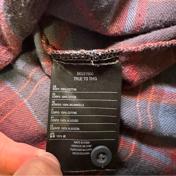 Women’s Volcom Flannel - Picture 4 of 4